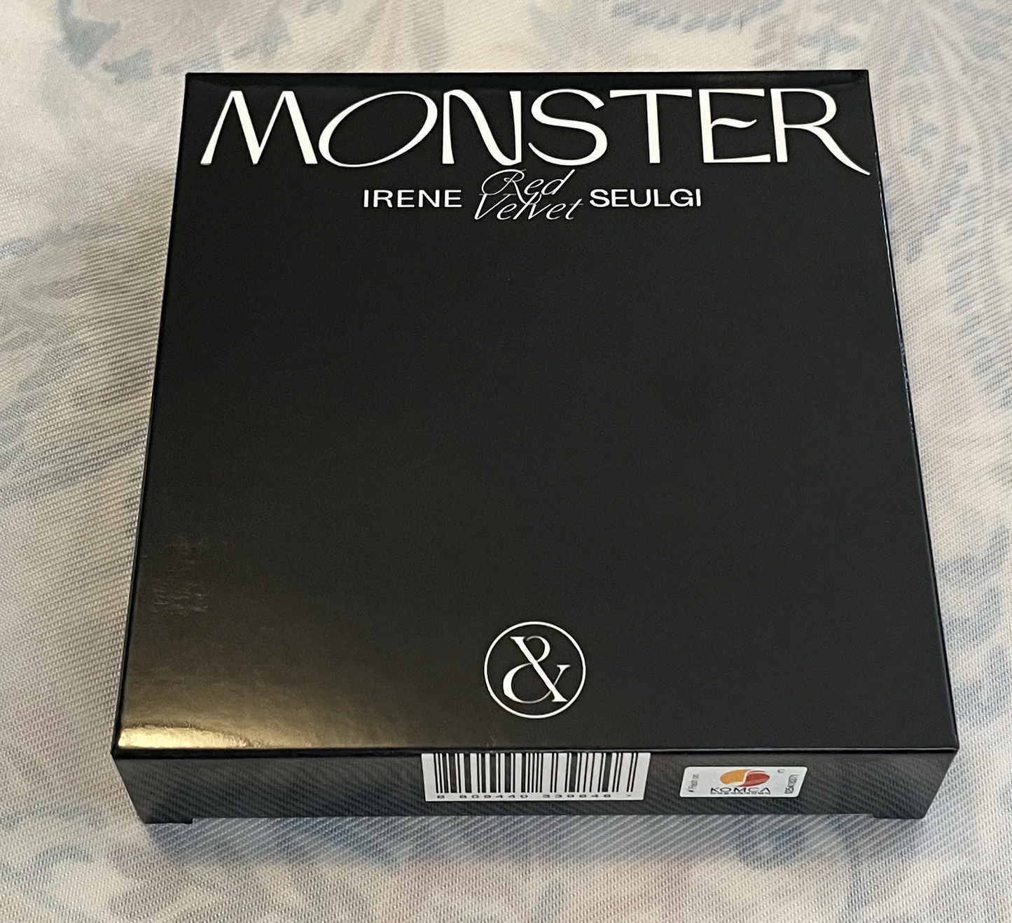 Irene & Seulgi – Monster albums (Middle Note + Top Note + Base Note + Version Random)