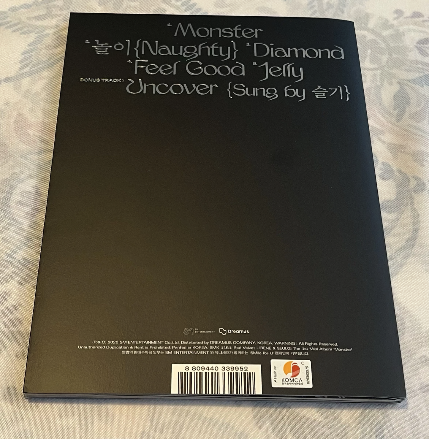 Irene & Seulgi – Monster albums (Middle Note + Top Note + Base Note + Version Random)